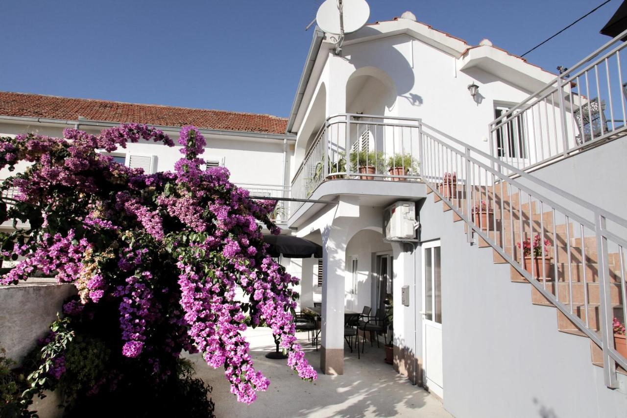 Apartments Vaska Trogir Exterior foto
