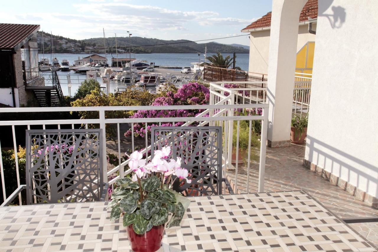 Apartments Vaska Trogir Exterior foto