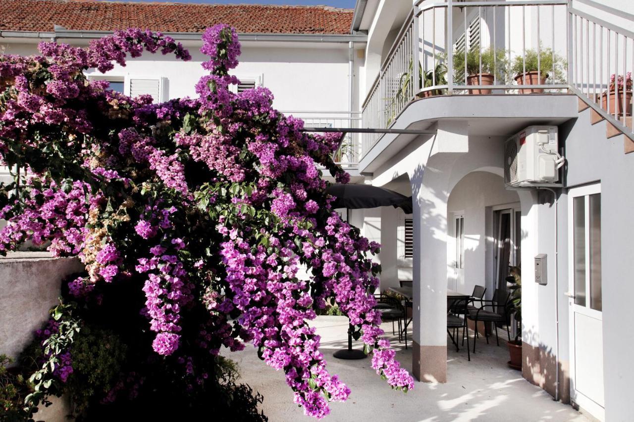 Apartments Vaska Trogir Exterior foto
